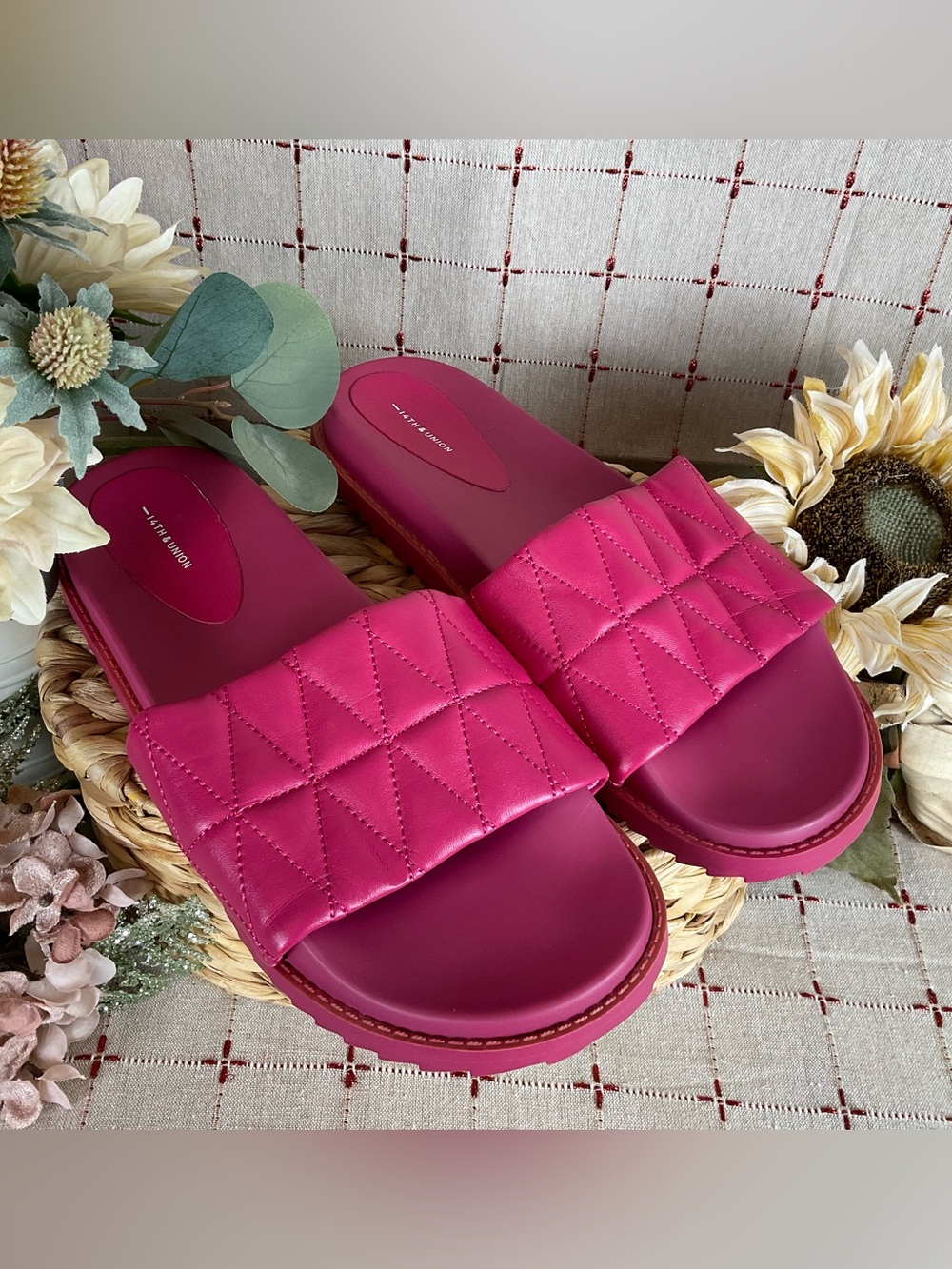14th & Union “Tallin” Slides Pink Quilted Sandals Sz 10 NWOB 14th and Union New